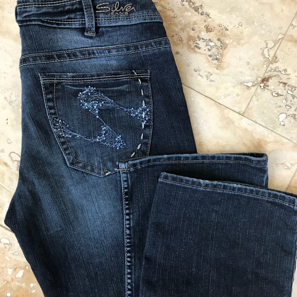 Silver Jeans Julia size 30/32.                |E|